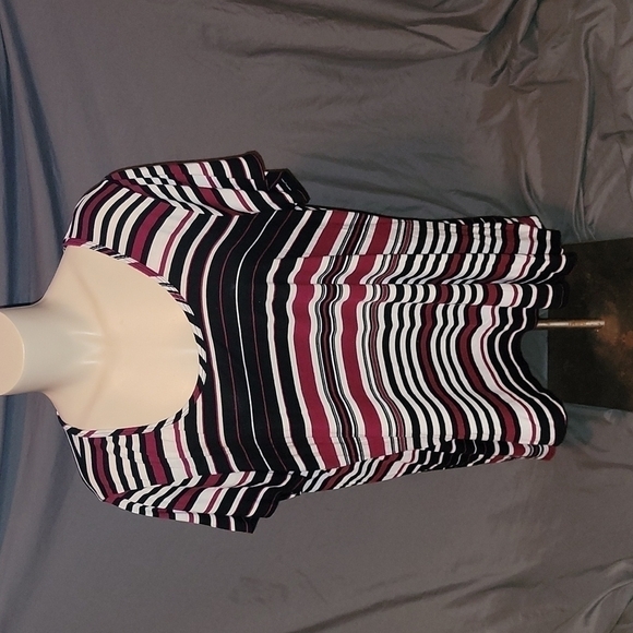 Maurices Top -> Maurices top - Picture 1 of 3